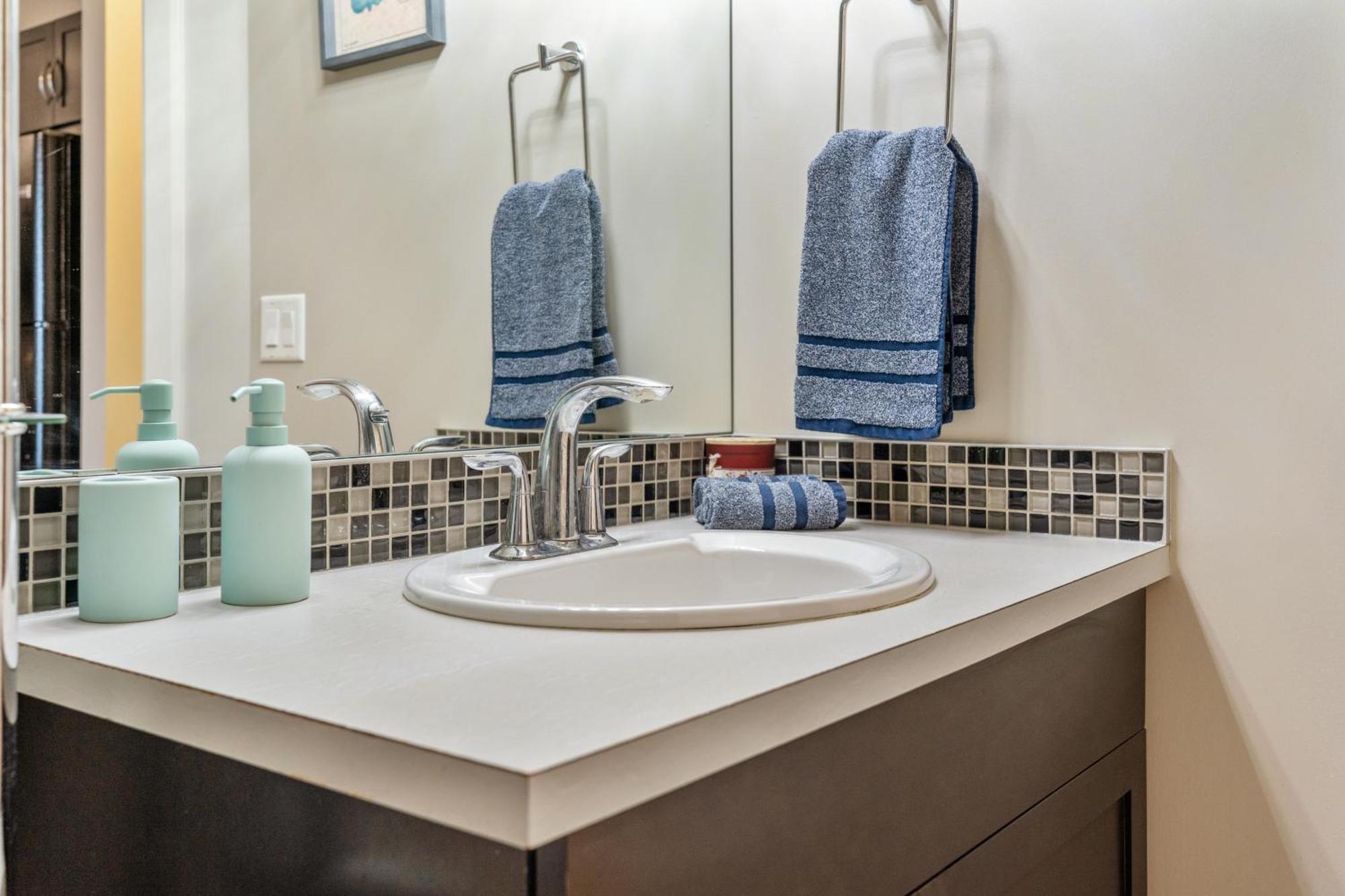 City Centre Retreat - 1Br Condo With Desk Calgary Ngoại thất bức ảnh